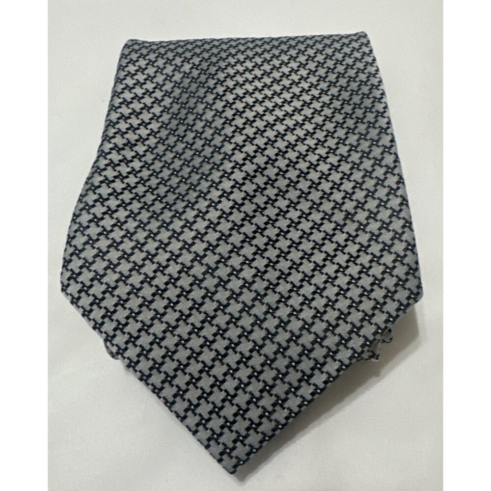 Giorgio Armani Gray Houndstooth 100% Silk Mens Tie Made In Italy